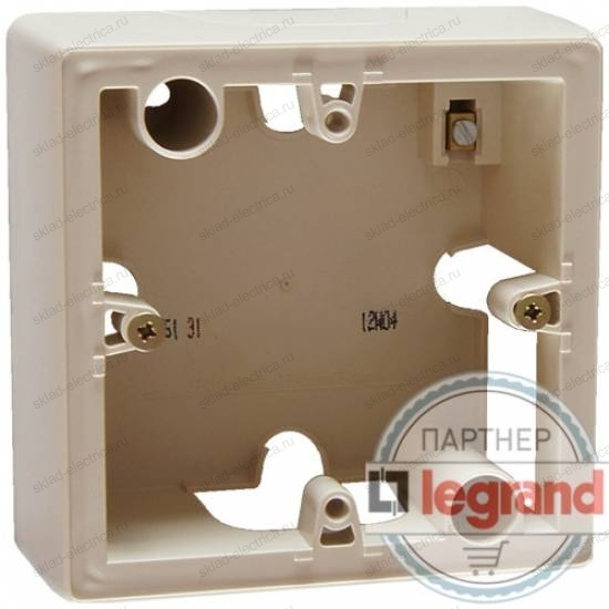 Коробка накладная для силовой розетки 32А Legrand 055849
